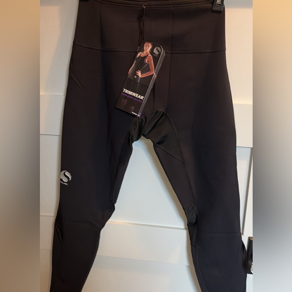 Women’s black Solaire pants size medium. NWT